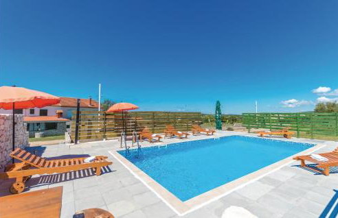 Six-Bedroom Holiday Home In Donje Rastane - Foto 1