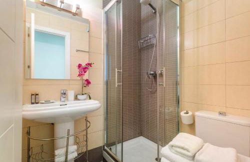 Perfect 4-Person Apartment in the Heart of Madrid Near Plaza Mayor I - Foto 6