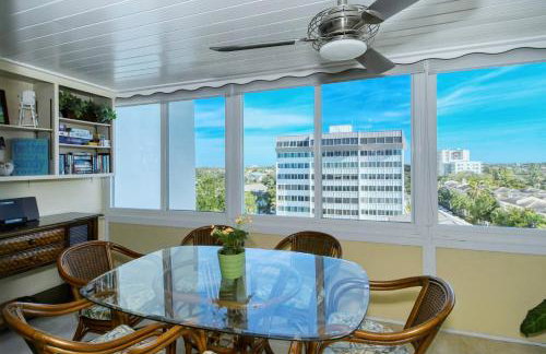 1055-607 Pond View High Rise with Remodeled Kitchen - Foto 2