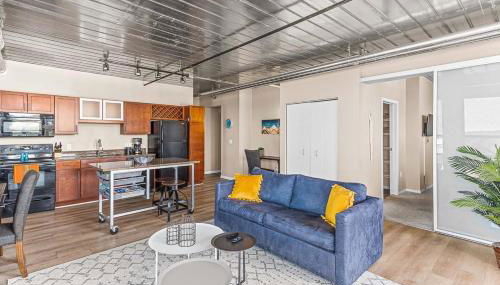 Downtown Ann Arbor 2 King Bed Balcony Apartment - Foto 4