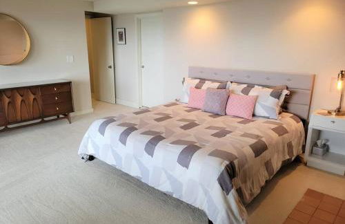 Quintessential Seattle Water Views w HotTub - Foto 6