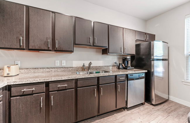 Comfy Soco 1BR King Suite w Gympickleballlaundry - Foto 7