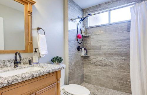 Large Las Vegas Home with Pool, Hot Tub and Game Room - Foto 25