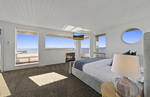 New Beautiful Waterfront at Sandy Point - Photo 2