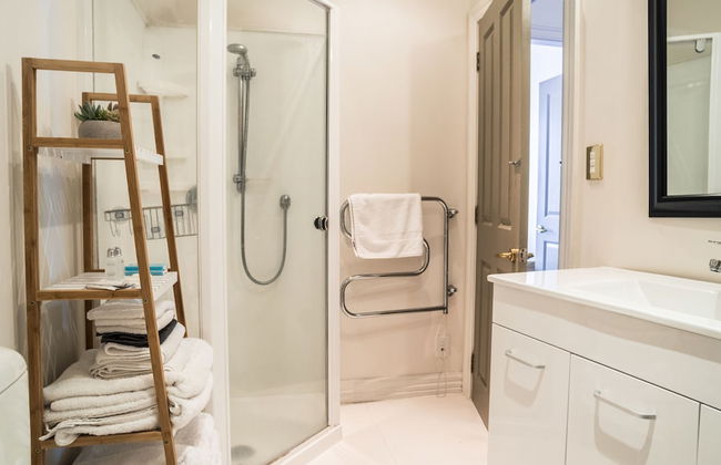 U Suites on Manners - Photo 58