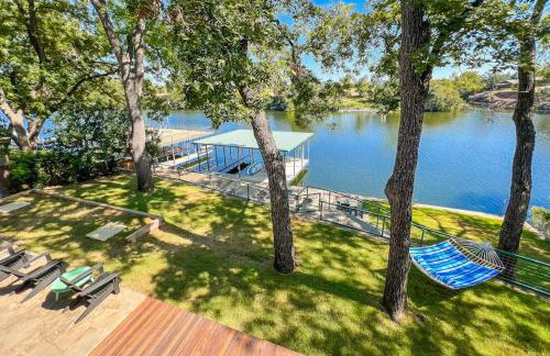 Two-Story Waterfront Retreat with Boat Dock, Two Firepits & Two Kayaks - Foto 3