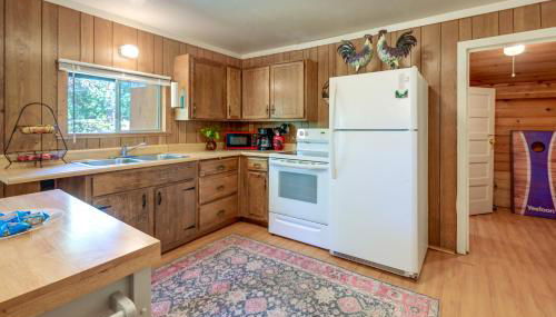 Rustic Cabin with Patio 8 Mi to Kings Canyon Park - Foto 5