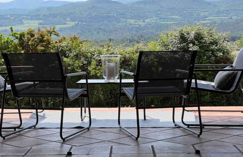 Proche Roussillon, La villa rouge Luberon, piscine chauffée, climatisation et vue Luberon - Foto 8