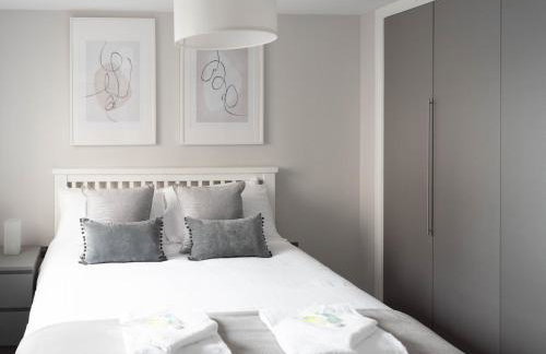 Lovely, comfortable 2-bed Braehead - free parking - Pass the Keys - Foto 9