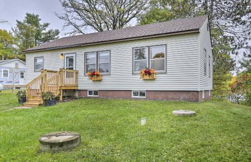 Birchwood Cottage with Red Cedar Lake Access! - Foto 23