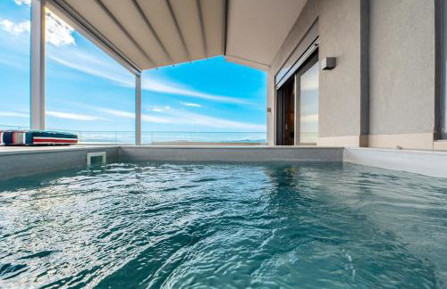 Elite Penthouse with Heated Pool and SkylineView - Foto 32