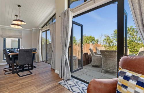 Dewin Bach - Luxury Lodge, Hot Tub, Close to Beach - Photo 65