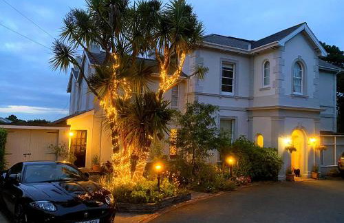 The Town House at Muntham- Luxury Holiday Home with Hot Tub - Photo 37