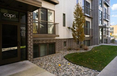 Capri Unit 001 in the Heart of Downtown TC - Foto 10