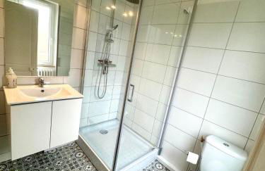 Le Clos des Baleines 1er étage avec 1 place de parking privée dans un garage - Foto 7