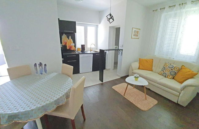 Exquisite and Stylish Apartment Krk With Balcony - Photo 3