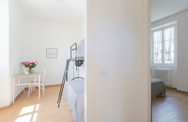 Tina's Window on Lake Como by Rent all Como - Foto 7