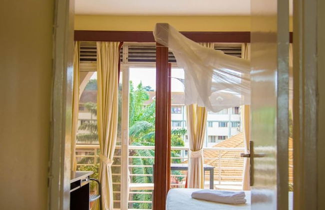 Shumuk Hotel and Apartments - Photo 9