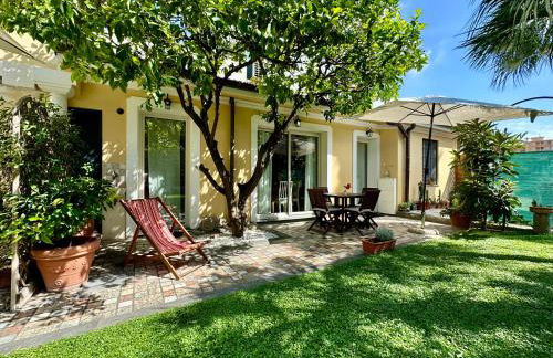 Villa Angelina Holiday Homes I Casa UG I A pochi chilometri da Sanremo e il suo Festival I Giardino I Parcheggio privato - Photo 1