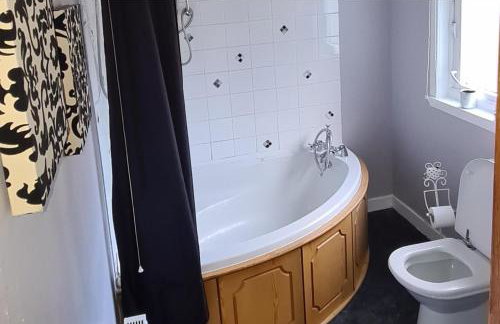 4 Bed Cottage Sleeps 6-Pet-Friendly-Private Garden - Foto 13