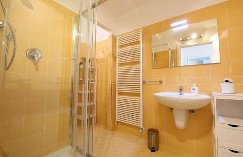 BELLAGIO DREAMS APT, pool, with private garden, near lake - Foto 32