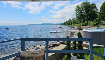 ZaLo House Waterline cabin with Hot Tub Pets - Foto 2