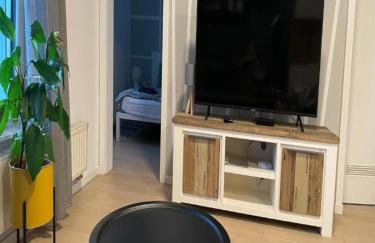 Modern & Charming - Free Private Parking - Foto 13