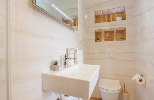 Sunluxvilla 4BR Heated Pool Jacuzzi Sauna - self check in - Photo 31