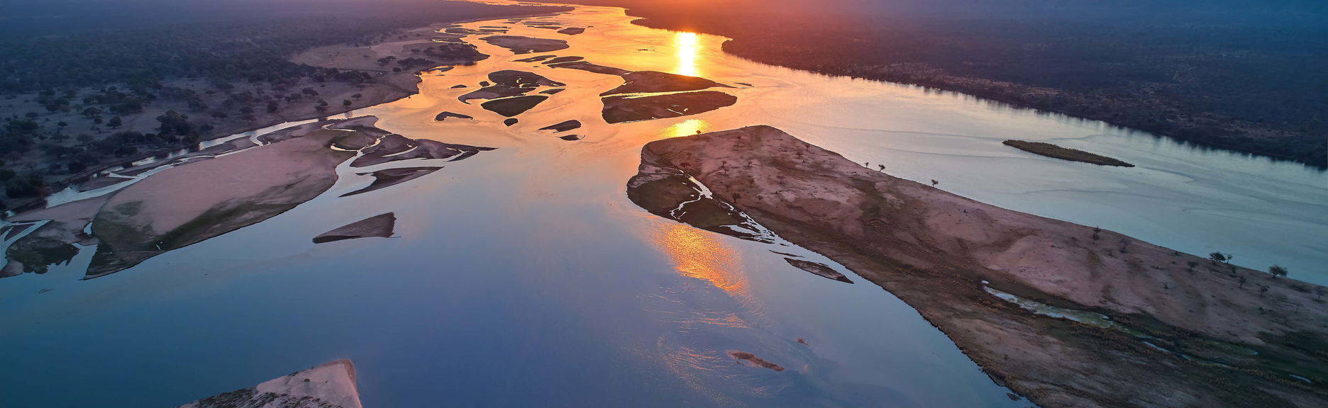 Paseo en barco al atardecer por el río Zambezi
