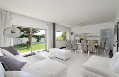 Deluxe 4BDR House W/ Pool by LovelyStay - Photo 3