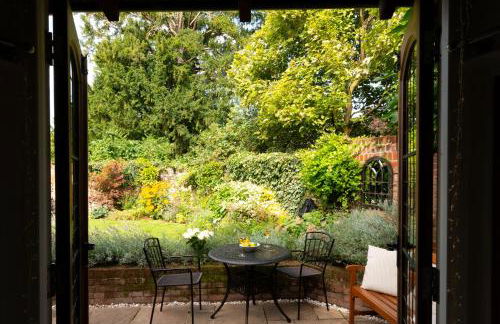 Miller Cottage a luxury 1550's cottage in the Historic centre of Saffron Walden - Foto 3