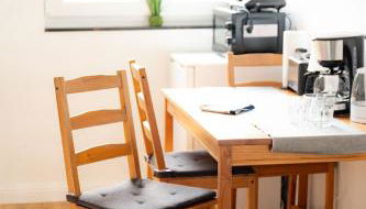 - Ocean Haven Deluxe with Coastal Charm - 2-Room Sea-Inspired Apartment 75 qm - Central Location - Elegant Nautical Design - Renovated in 2024 with TV & Netflix - Full Kitchen & Free Parking - Near Metro & Airport - King Beds - - Photo 5, toaster