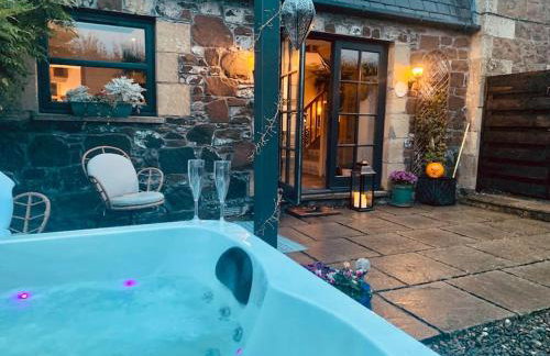 The Old Dairy - Cosy Country Cottage with Hot Tub & Log Burner - Photo 18