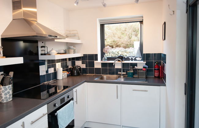 Croft 7 Geary Self Catering Studio - Photo 23