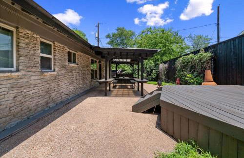 Modern 4BR Austin Retreat - Foto 25