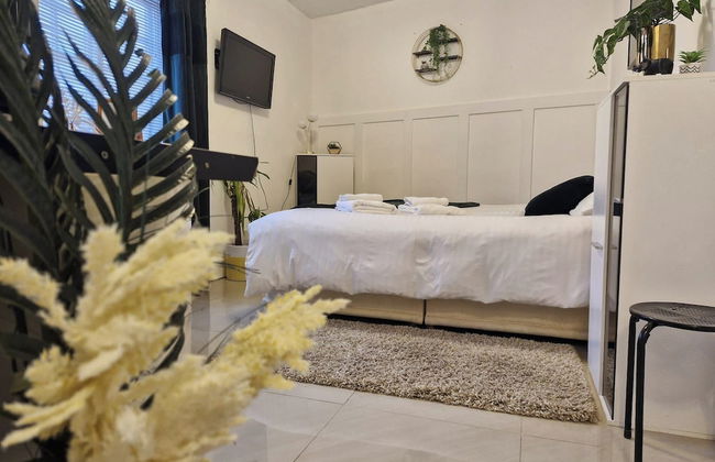 Beachside Retreat - Pets Ok - Free Parking - Photo 9