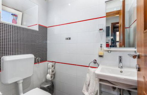 Villa With Pool, Jacuzzi, Sauna, Fitness, Playground & Wine Cellar - Photo 49