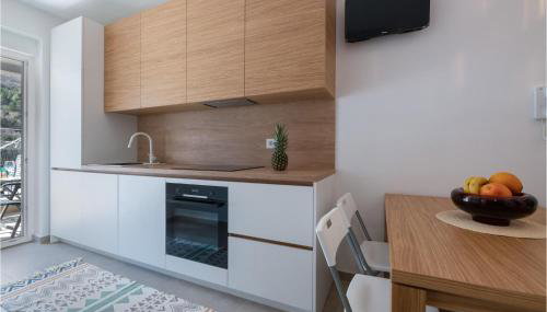 Beautiful Apartment In Plomin Luka - Foto 5