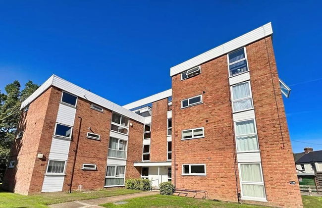 1 Bed Apartment, Sleeps 2, Free Parking, Tv - Photo 3