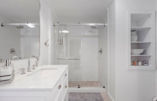 Modern Lux Cabin w Mtn Views and Fire Pit - Foto 25