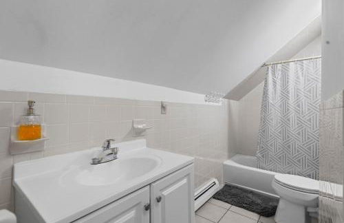 17-19Cozy&Spacious 6BR home in Malden with window AC and free parking - Foto 8