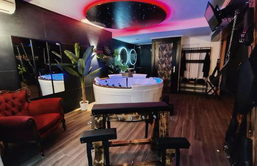 La loveroom bdsm de Nice " la chambre luxe des désirs " - Foto 6