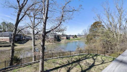 The Fox Den 4BR/3BA- Near HWY 12 Bridge-Lakefront - Foto 2, Garden