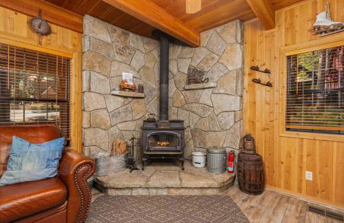 Toste Cabin- Spacious 3BR Cabin in East Village! - Foto 16