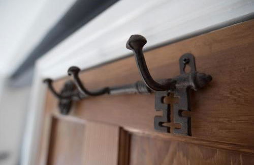 Cwtch, cozy studio, private, separate entrance. - Photo 10