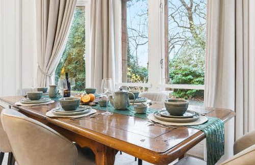 Luxe Victorian Spacious Home Sefton Park with Parking - Foto 32