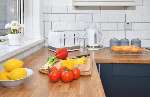 Orion House - sleeps 6, driveway, garden - Photo 22