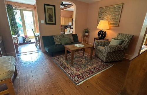 Unique Eastport Bungalow w Yard - Foto 17