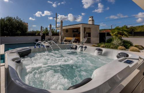 Luxury Villa Diana with heated pool and jacuzzi - Foto 6