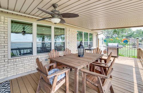 Waterfront Retreat with Dock on Cedar Creek Lake! - Foto 25